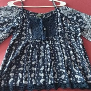 Like new cold shoulder boho top